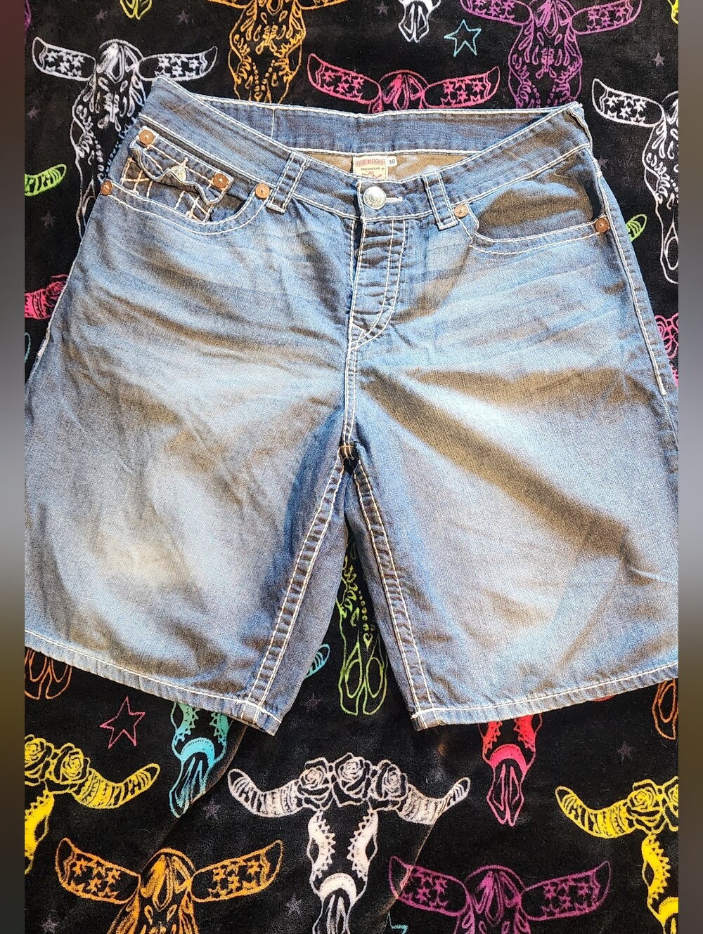 True Religion Mens Shorts. Tag Size 38. Fit More Like 36. 11 Inch Inseam